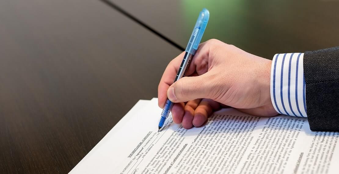 How should you Draft agreements in UAE